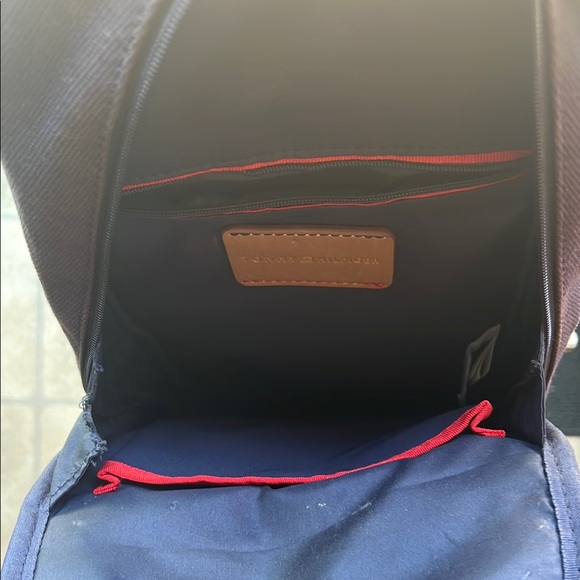 Tommy Hilfiger Black Belt Bag Sleek Modern Design - Picture 4 of 5